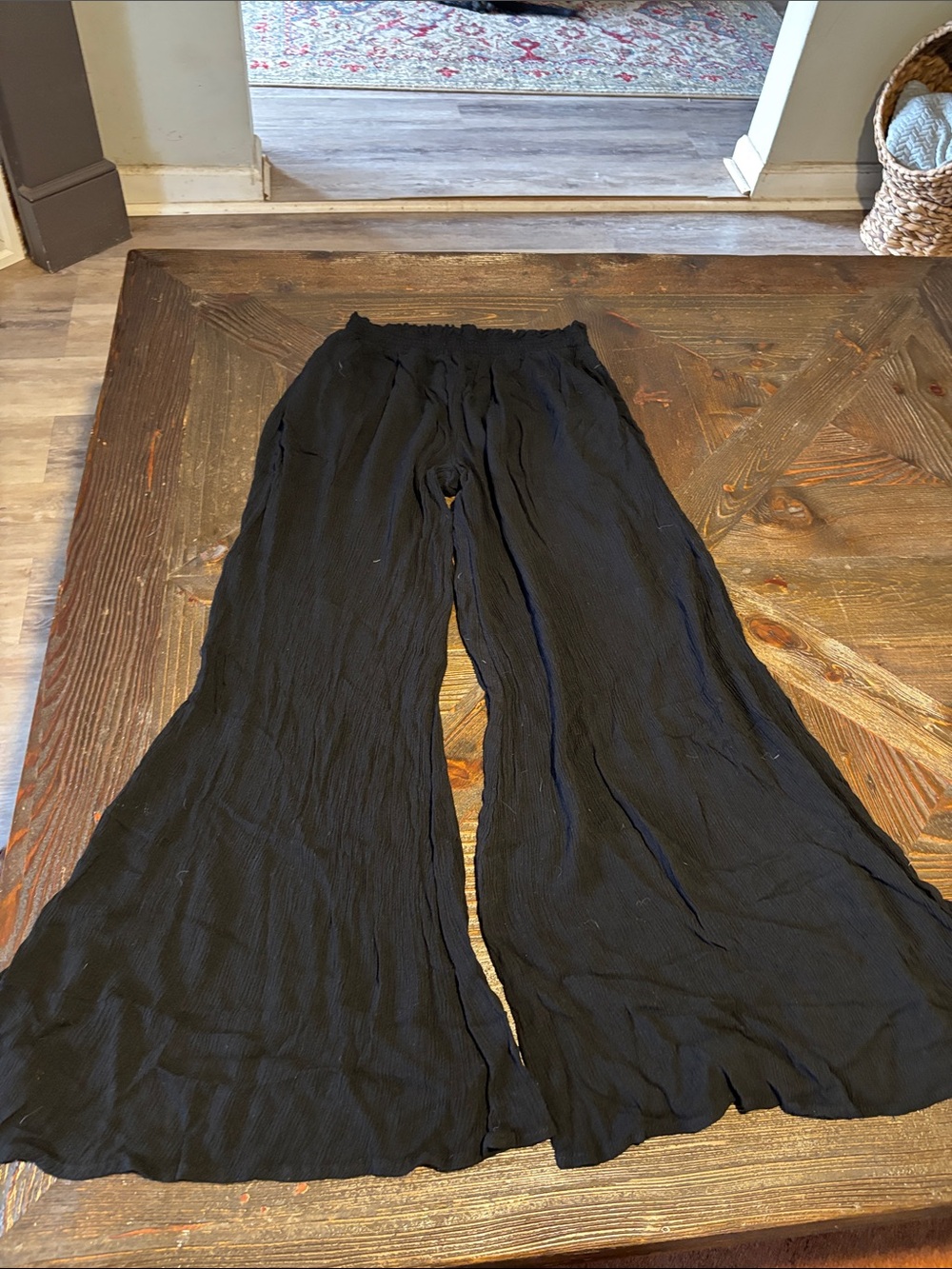 Forever 21 Black Wide-Leg Crinkled Palazzo Pants